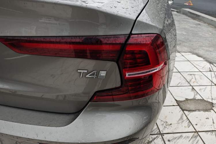 Used Volvo S60 2020 T4 Zhiyi Luxury Edition Right Rear Taillight