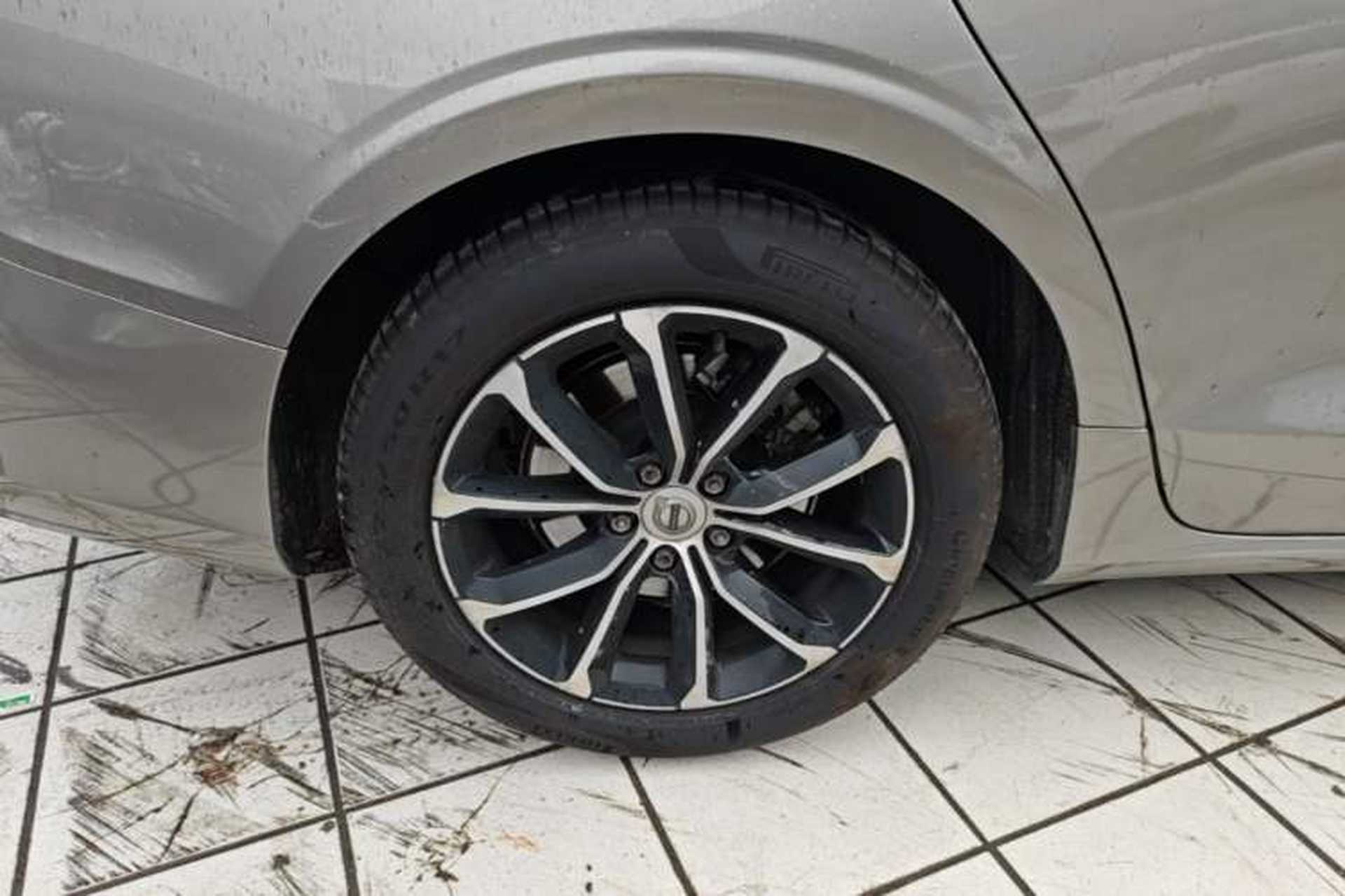 Used Volvo S60 2020 T4 Zhiyi Luxury Edition Right Rear Wheel Hub