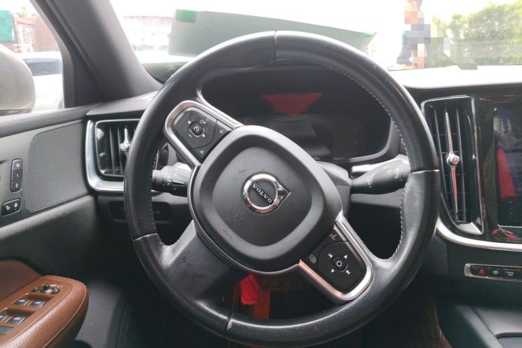 Used Volvo S60 2020 T4 Zhiyi Luxury Edition Steering Wheel
