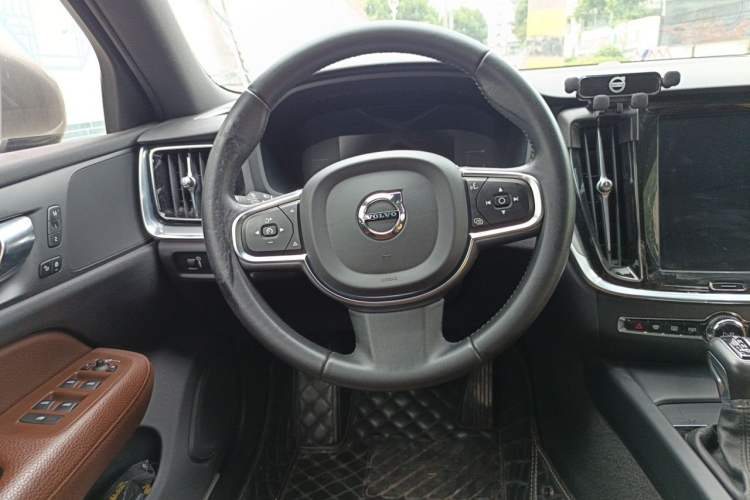 Used Volvo S60 2020 T4 Zhiyi Luxury Edition Steering Wheel