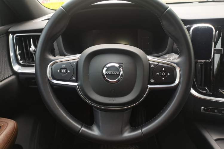 Used Volvo S60 2020 T4 Zhiyi Luxury Edition Steering Wheel