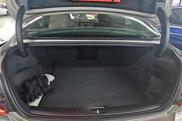 Used Volvo S60 2020 T4 Zhiyuan Luxury Edition Trunk