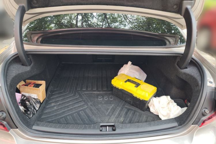 Used Volvo S60 2020 T4 Zhiyuan Luxury Edition Trunk