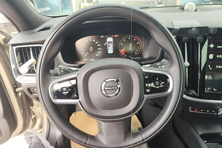 Used Volvo S60 2020 T4 Zhiyuan Luxury Edition Steering Wheel