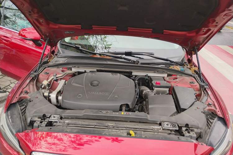 Used Volvo S60 2020 T4 Zhiyi Luxury Edition Engine Bay
