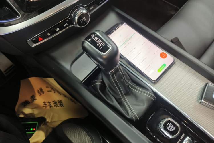 Used Volvo S60 2020 T4 Zhiyuan Sport Edition Gear Lever
