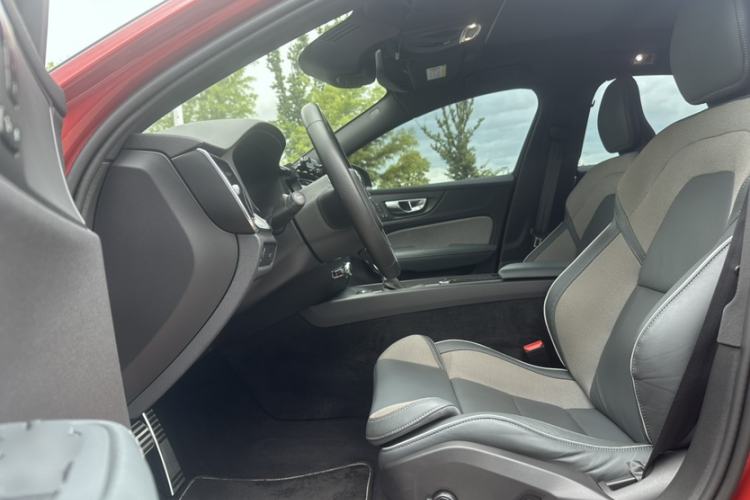 Used Volvo S60 2020 T4 Zhiyuan Sport Edition Interior 5