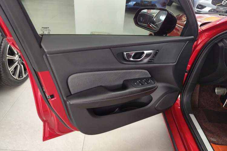 Used Volvo S60 2020 T4 Zhiyuan Sport Edition Interior 7