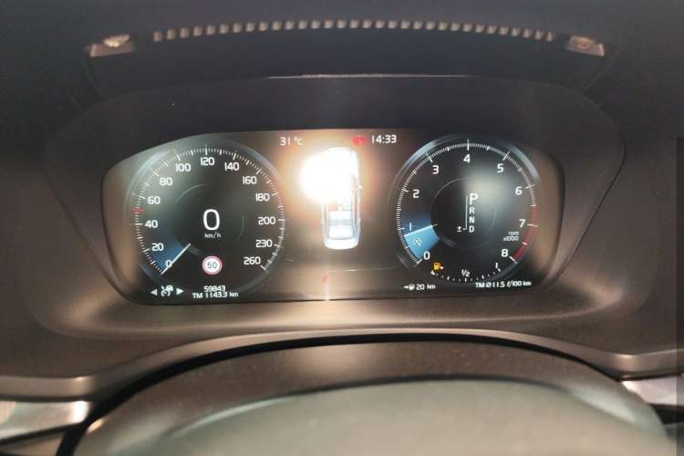 Used Volvo S60 2020 T4 Zhiyuan Sport Edition Odometer Close Up