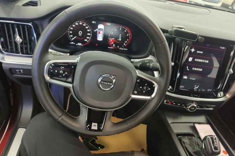 Used Volvo S60 2020 T4 Zhiyuan Sport Edition Steering Wheel
