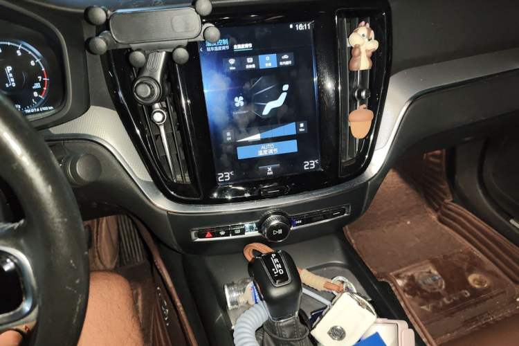 Used Volvo S60 2020 T4 Zhiyuan Luxury Edition Audio And AC Panel