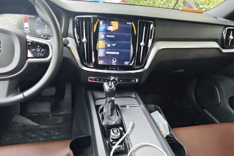 Used Volvo S60 2020 T4 Zhiyuan Luxury Edition Audio And AC Panel