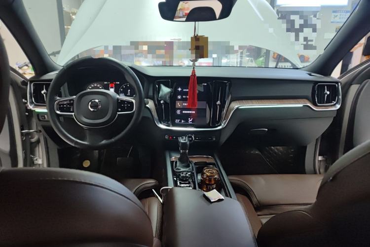 Used Volvo S60 2020 T4 Zhiyuan Luxury Edition Center Console