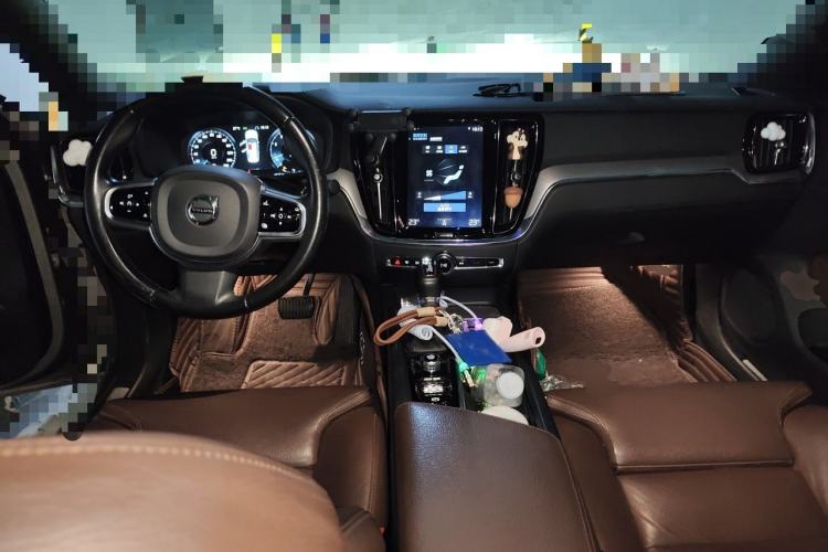 Used Volvo S60 2020 T4 Zhiyuan Luxury Edition Center Console