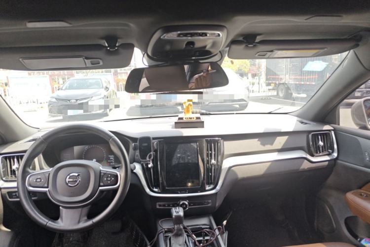 Used Volvo S60 2020 T4 Zhiyi Luxury Edition Center Console