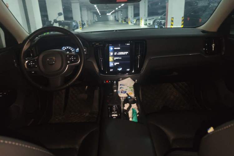 Used Volvo S60 2020 T4 Zhiyi Luxury Edition Center Console