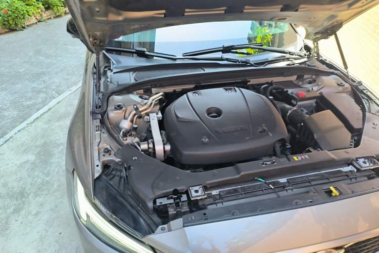 Used Volvo S60 2020 T4 Zhiyuan Sport Edition Engine Bay Right