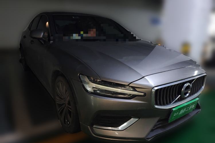 Used Volvo S60 2020 T4 Zhiyuan Luxury Edition Front Right 45 Deg