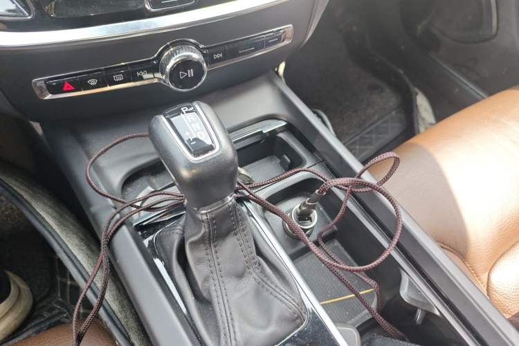 Used Volvo S60 2020 T4 Zhiyi Luxury Edition Gear Lever