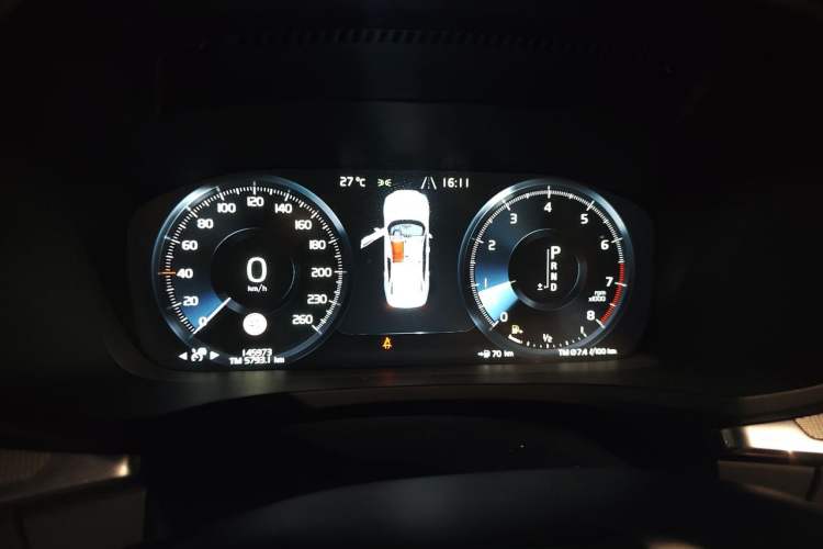 Used Volvo S60 2020 T4 Zhiyuan Luxury Edition Instrument Cluster