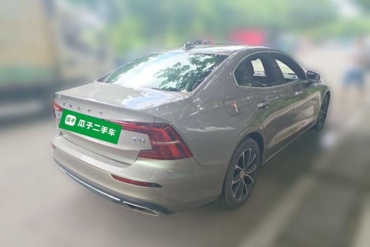Used Volvo S60 2020 T4 Zhiyi Luxury Edition Rear Right 45 Deg