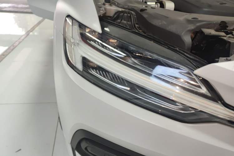 Used Volvo S60 2020 T4 Zhiyuan Luxury Edition Right Front Headlight
