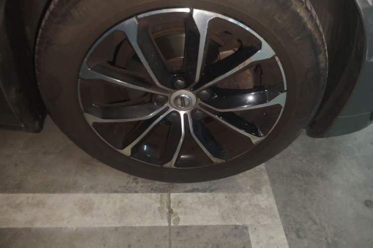 Used Volvo S60 2020 T4 Zhiyi Luxury Edition Right Front Wheel Hub