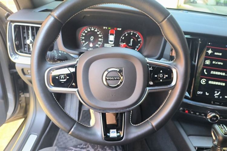 Used Volvo S60 2020 T4 Zhiyuan Sport Edition Steering Wheel