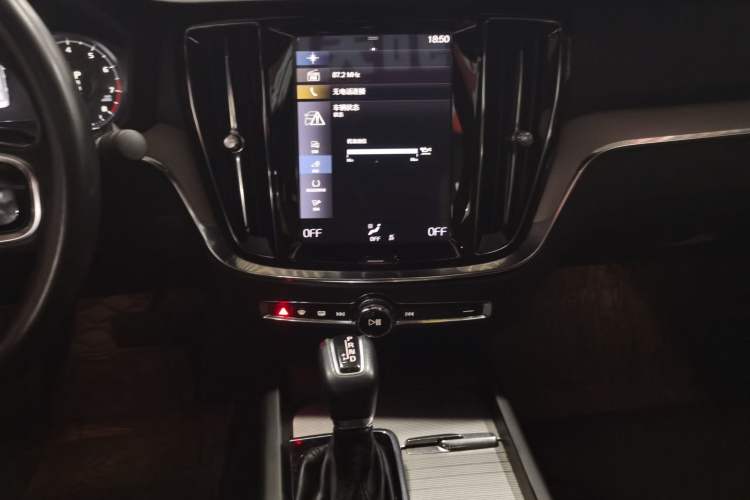 Used Volvo S60 2020 T4 Zhiyuan Luxury Edition Audio And AC Panel