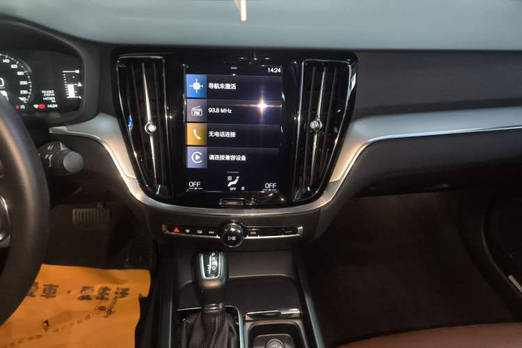 Used Volvo S60 2020 T4 Zhiyi Luxury Edition Audio And AC Panel