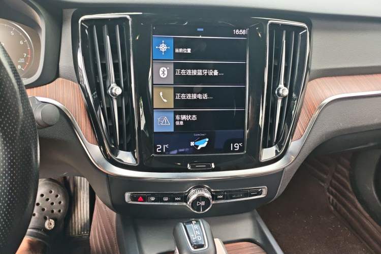 Used Volvo S60 2020 T4 Zhiyuan Luxury Edition Audio And AC Panel