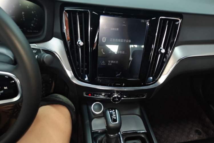 Used Volvo S60 2020 T4 Zhiyuan Luxury Edition Audio And AC Panel
