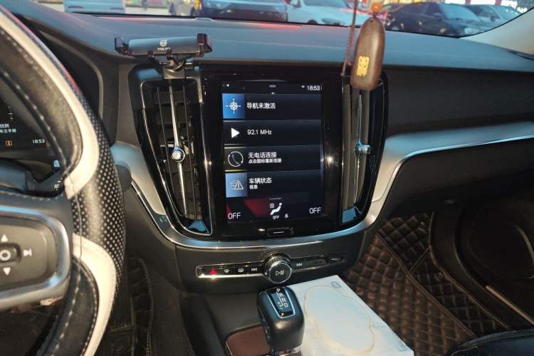 Used Volvo S60 2020 T4 Zhiyi Luxury Edition Audio And AC Panel