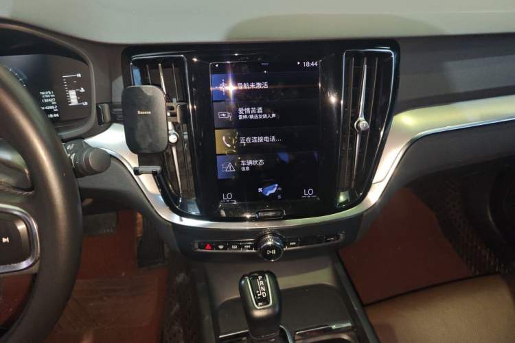 Used Volvo S60 2020 T4 Zhiyi Luxury Edition Audio And AC Panel