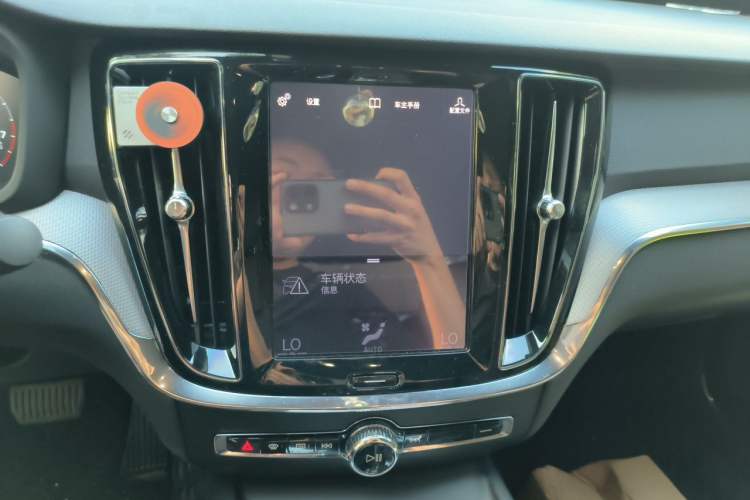 Used Volvo S60 2020 T4 Zhiyuan Luxury Edition Audio And AC Panel