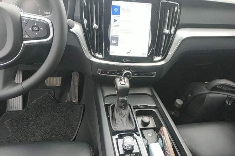 Used Volvo S60 2020 T4 Zhiyi Luxury Edition Audio And AC Panel