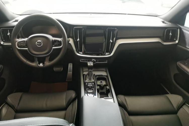 Used Volvo S60 2020 T5 Zhiya Sport Edition Center Console