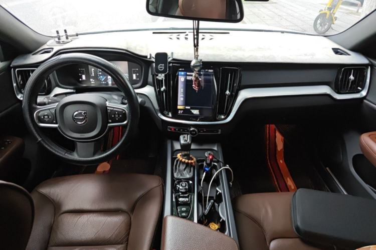 Used Volvo S60 2020 T4 Zhiyi Luxury Edition Center Console