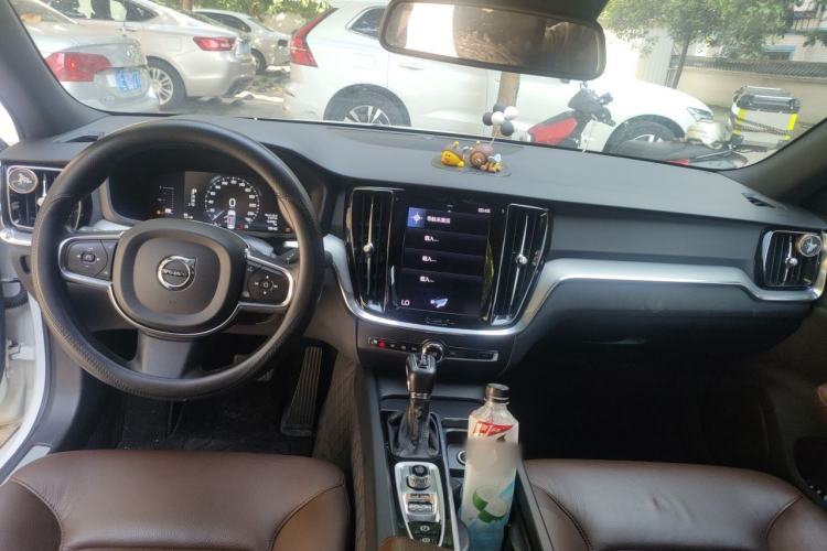 Used Volvo S60 2020 T4 Zhiyi Luxury Edition Center Console