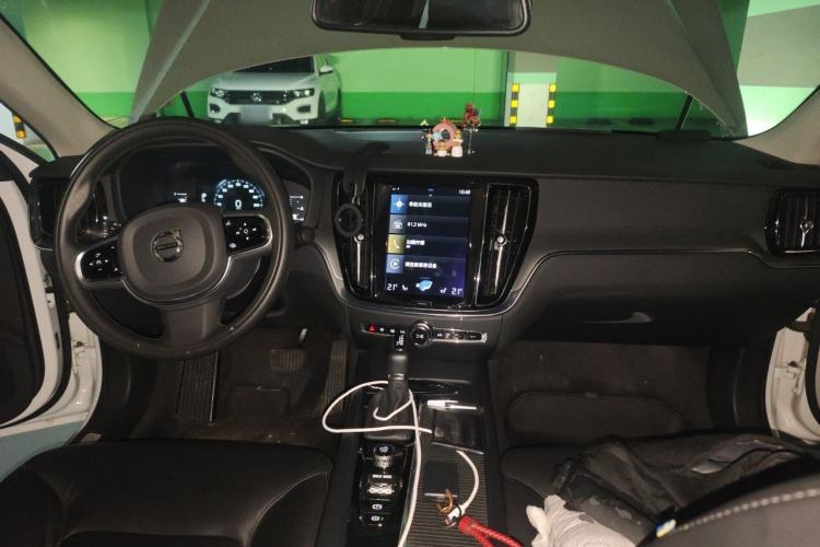 Used Volvo S60 2020 T4 Zhiyi Luxury Edition Center Console