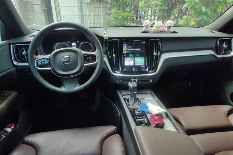 Used Volvo S60 2020 T4 Zhiyuan Luxury Edition Center Console