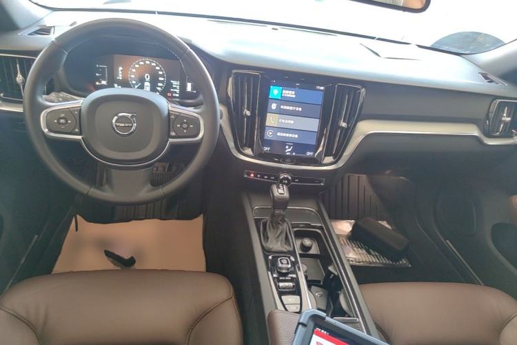 Used Volvo S60 2020 T4 Zhiyi Luxury Edition Center Console