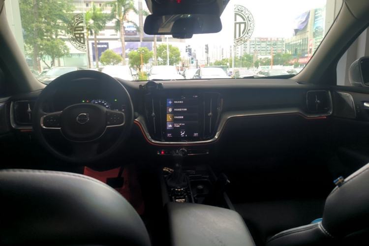 Used Volvo S60 2020 T4 Zhiyi Luxury Edition Center Console