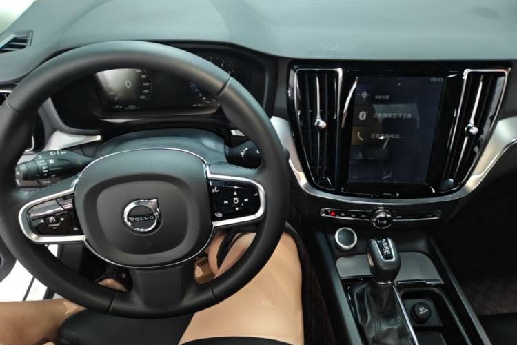 Used Volvo S60 2020 T4 Zhiyuan Luxury Edition Center Console