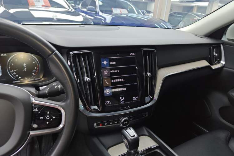 Used Volvo S60 2020 T4 Zhiyuan Luxury Edition Center Console