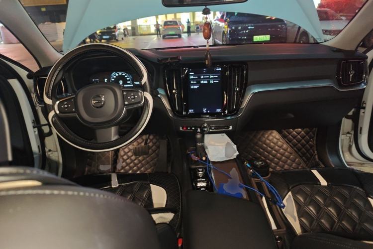 Used Volvo S60 2020 T4 Zhiyi Luxury Edition Center Console