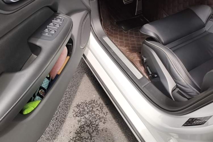 Used Volvo S60 2020 T4 Zhiyuan Sport Edition Driver Seat