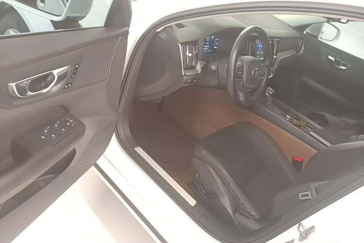 Used Volvo S60 2020 T3 SmartDrive Luxury Edition Driver Seat