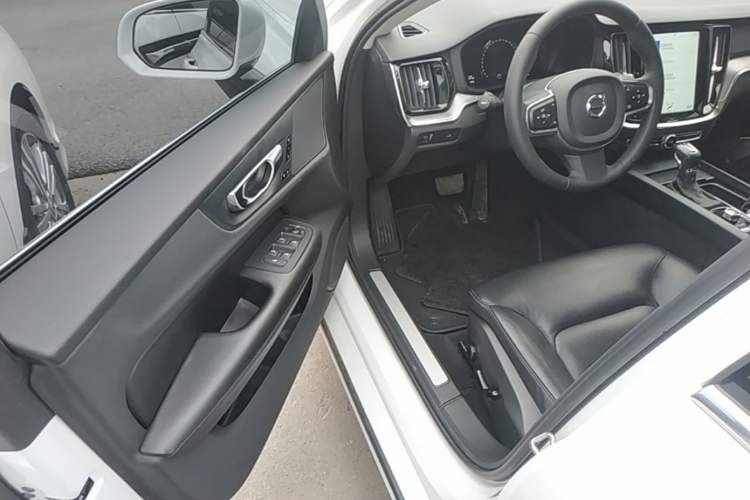 Used Volvo S60 2020 T4 Zhiyi Luxury Edition Driver Seat