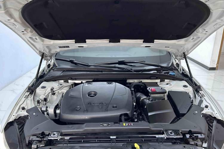 Used Volvo S60 2020 T4 Zhiyi Luxury Edition Engine Bay